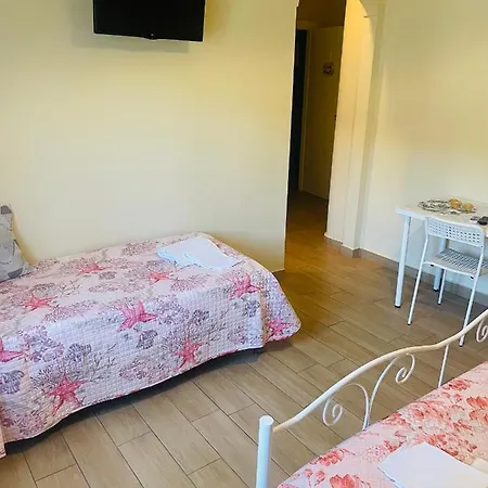 Enjoy ベッド・アンド・ブレックファスト 3*